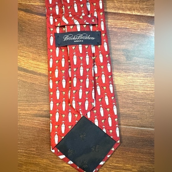 BROOKS BROTHERS Makers Pure Silk Red Party Print Necktie Made in USA - Picture 4 of 9